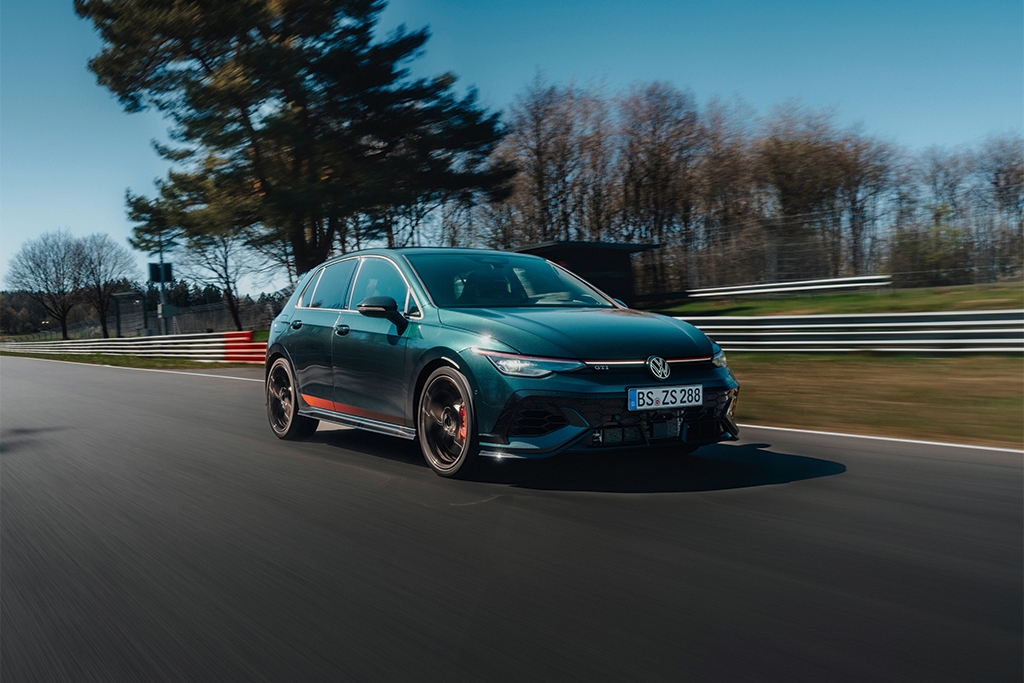 Volkswagen Golf GTI Edition 50 breaks Nurburgring record