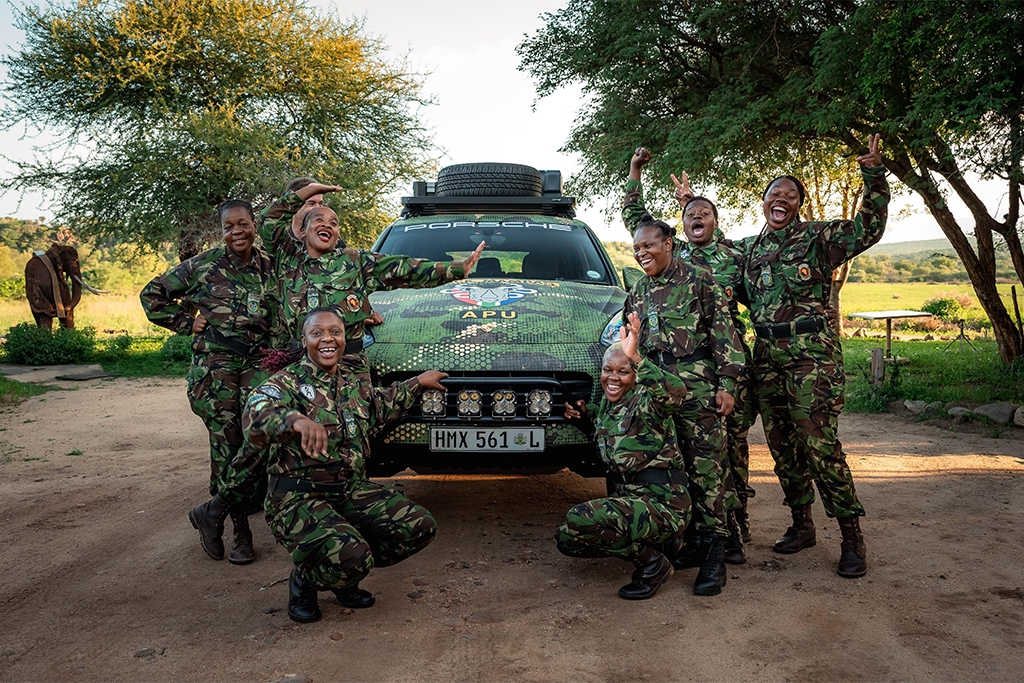 Porsche South Africa donates Cayenne to Black Mambas project