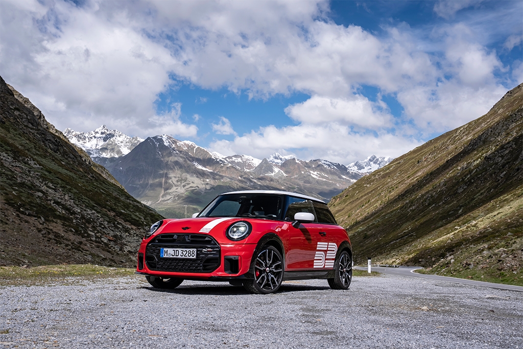 MINI's 1965 "rally hero" returns for a victory lap