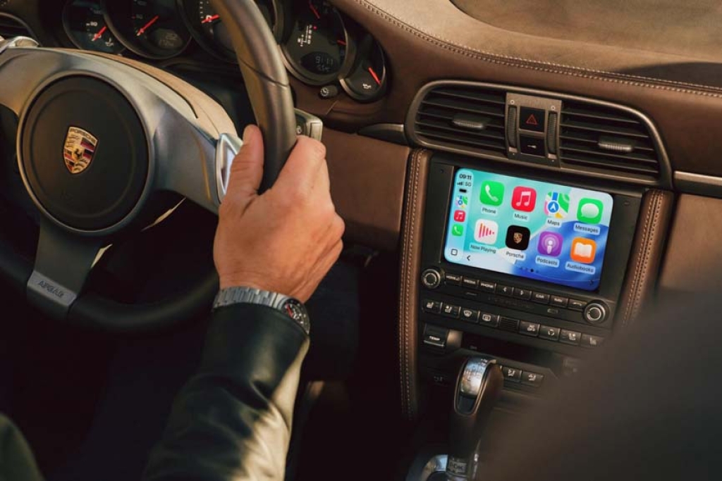 Porsche brings infotainment updates for its modern classics