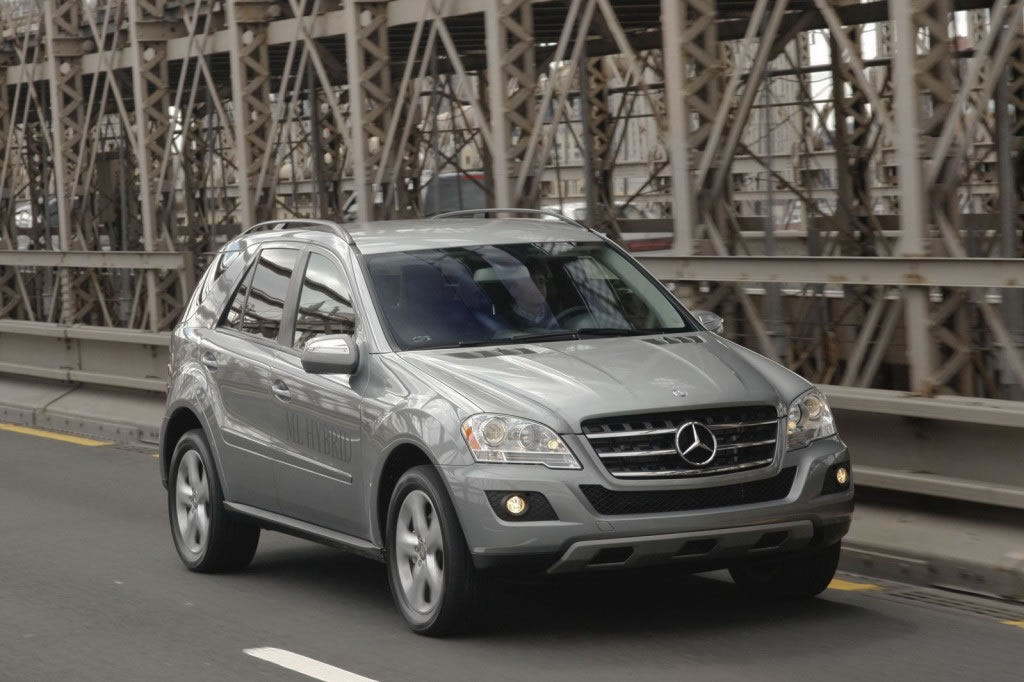 Mercedes-Benz ML450 Hybrid offered on lease in the US