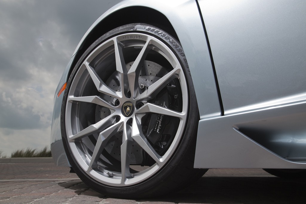 Pirelli and Lamborghini collaborate for bespoke tyres for Aventador roadster
