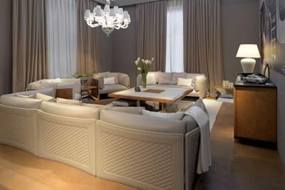 Bentley to bring its style inside