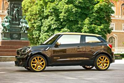 MINI Paceman gets all blinged up for charity
