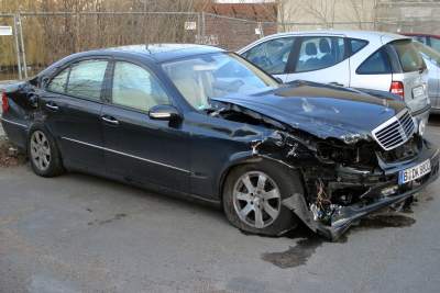 Mercedes-Benz aids emergency responders with QR codes