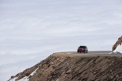 All new Range Rover Sport sets Pikes Peak Hill Climb record