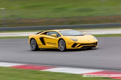 Five revelations why the Lamborghini Aventador S is the perfect car to track