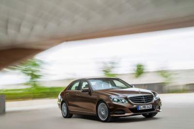 Mercedes-Benz launches E300 BlueTEC HYBRID