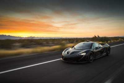 First dynamic footage of the production-intent McLaren P1
