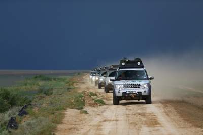 Range Rover Hybrids on The Silk Trail 2013 reach halfway mark