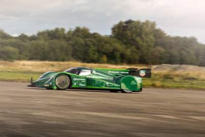 Drayson racing sets four electric land speed records