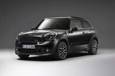 MINI now with Frozen Black Metallic finish
