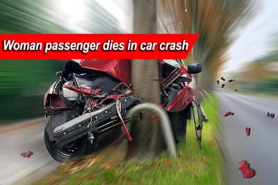 Car crashes into tree: one dead, three injured