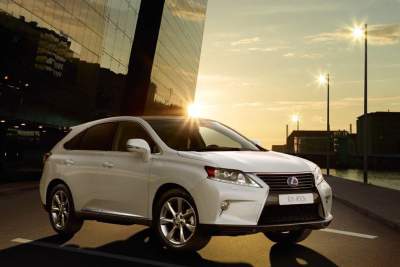 Lexus adds new Advance trim to RX450h in the U.K.