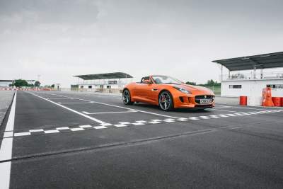 Jaguar to present its new high-performance F-Type Coupe during Super Bowl