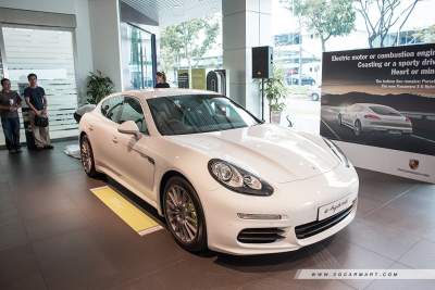 Porsche unveils the Panamera S E-Hybrid