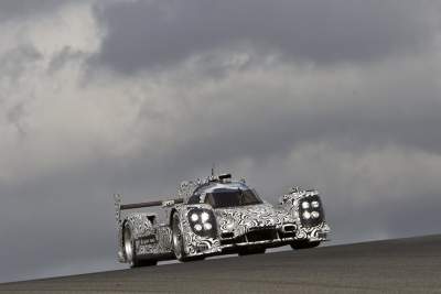 Mark Webber debuts in Porsche LMP1 race car