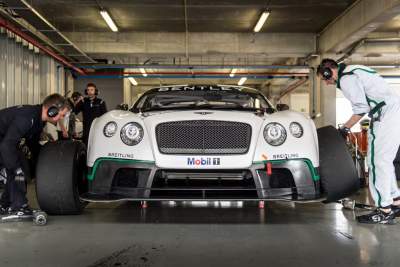 First racing action for Bentley since Le Mans win in 2003
