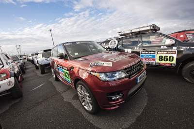 Land Rover becomes official vehicle partner of Red Bull Desert Wings