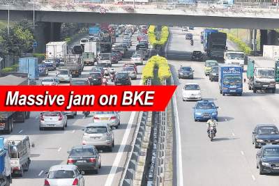 SMRT bus breakdown causes huge jam on BKE