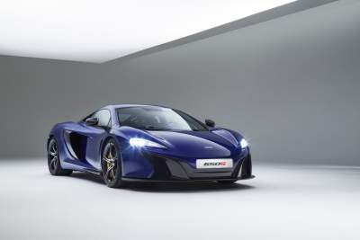 McLaren chases the 458 Speciale with the dynamic 650S