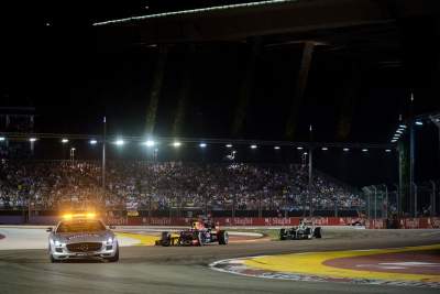Singapore GP recruiting volunteer race officials for this year's night race