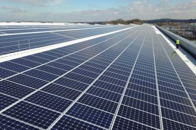 Jaguar Land Rover installs U.K.'s largest rooftop solar panel array