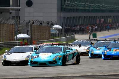 Raging bulls wow spectators at Lamborghini Blancpain Super Trofeo race weekend