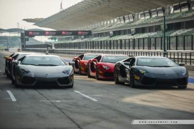 We play matador with Lamborghini's new flagship in Sepang