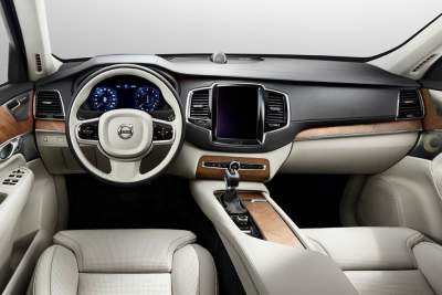 All new Volvo XC90 officially sees daylight