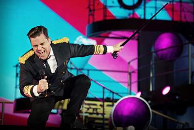 Robbie Williams to headline Singapore Grand Prix after F1 qualifying