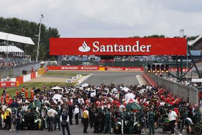 Hamilton scores important victory at British GP