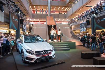 Fans thronged Paragon to meet Hamilton and Rosberg