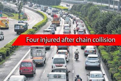 Four injured after chain accident on the SLE yesterday morning