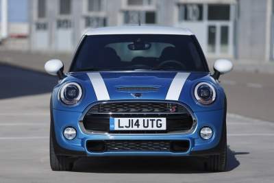 MINI 5 Door and Superleggera Vision concept heads to Paris