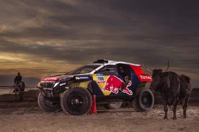 Peugeot 2008 DKR trades all carbon look for race ready livery