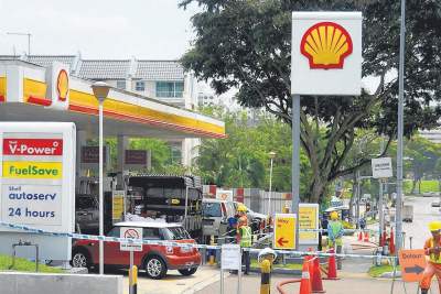 Fuel up with Shell V-Power for instant rewards on weekends