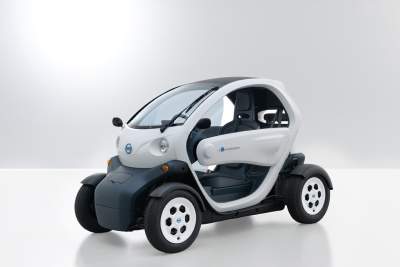 Nissan will run pilot car sharing program with ultra compact EVs