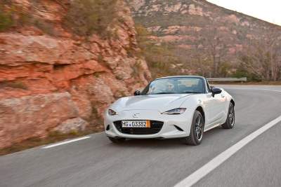 Fuel economy of new Mazda MX-5 improves by a dramatic 25 percent