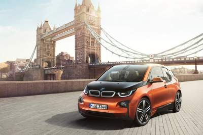 Apple Watch controls functions of BMW i models