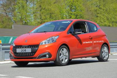 Peugeot 208 sets new long distance fuel consumption record