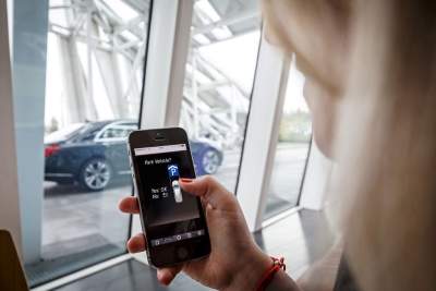 Bosch, Daimler and car2go collaborate to automate parking