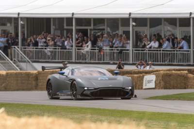 Aston Martin unveils the limited edition Vulcan supercar