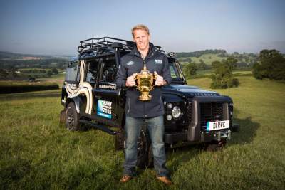 Land Rover delivers the Webb Ellis Cup to Devon
