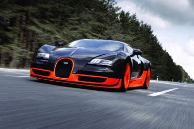 Bugatti presents iconic successful sports cars at Pebble Beach 2015