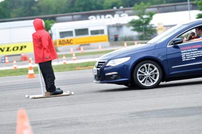 Ten automakers commit to automated emergency braking on all new cars