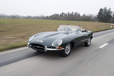 Jaguar E-Type chosen as Best British Car Ever in worldwide poll