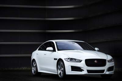 Jaguar wants autonomous cars to drive like humans, not robots
