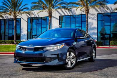 All new Kia Optima Hybrid unveiled at the Chicago Auto Show