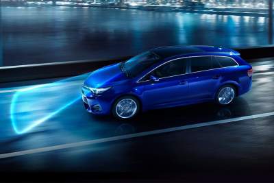 Toyota and Lexus will make automated braking standard on most models by 2017